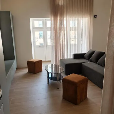 Appartement Modern Designer With Maltese Balcony & Private Yard *